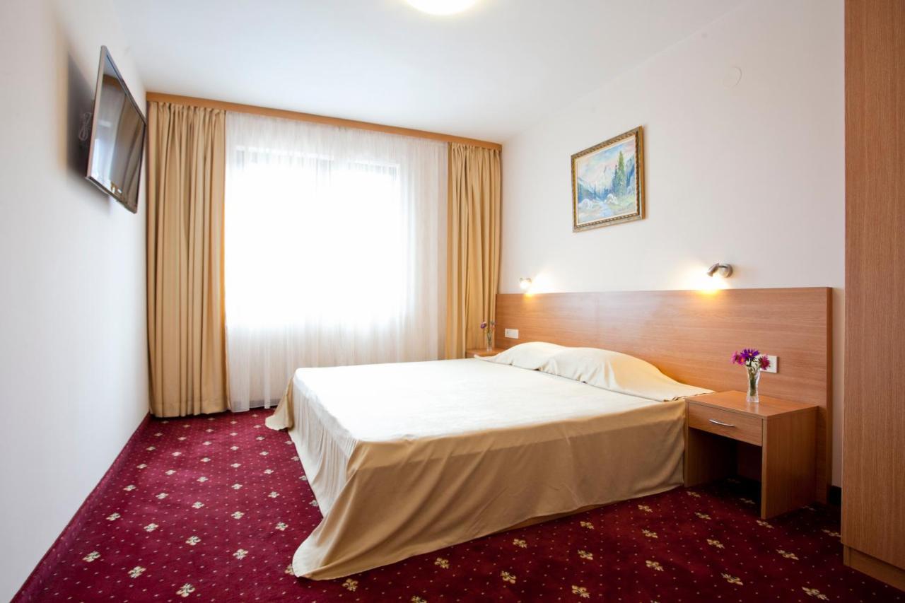 Hotel Coop Rozhen Pamporovo Exteriör bild